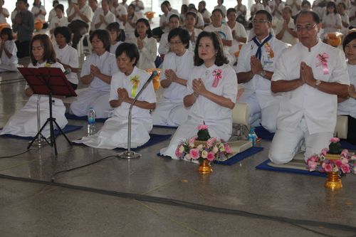 ภาพ No.37859:พิธีขอขมารับบาตรและผ้าไตร