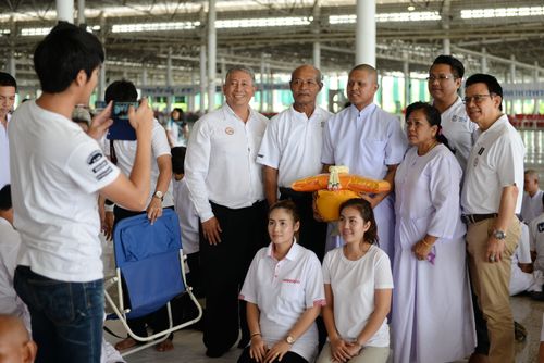 ภาพ No.37891:พิธีขอขมารับบาตรและผ้าไตร