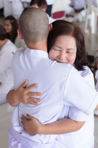 ภาพ No.37874:พิธีขอขมารับบาตรและผ้าไตร