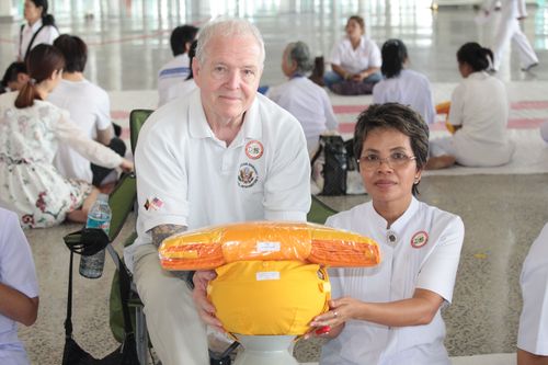 ภาพ No.37858:พิธีขอขมารับบาตรและผ้าไตร