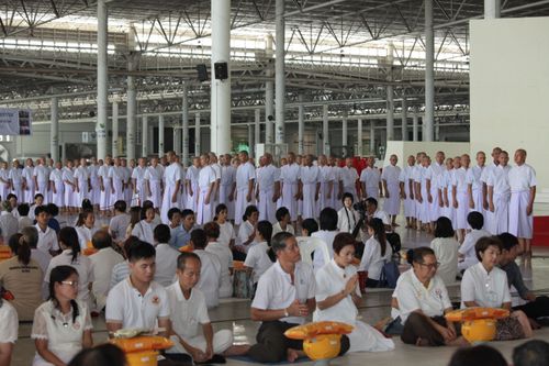 ภาพ No.37863:พิธีขอขมารับบาตรและผ้าไตร