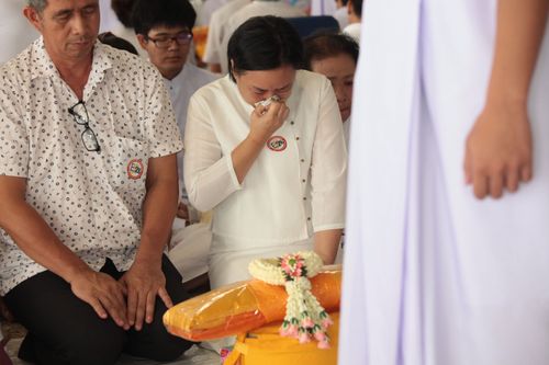 ภาพ No.37861:พิธีขอขมารับบาตรและผ้าไตร