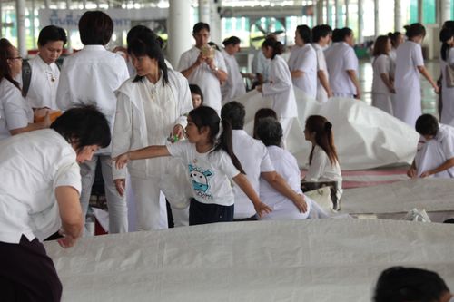 ภาพ No.37868:พิธีขอขมารับบาตรและผ้าไตร