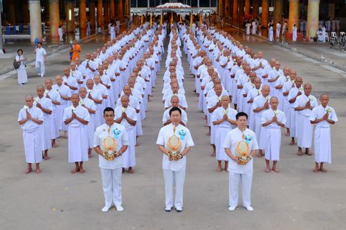 ภาพ No.37940:พิธีเวียนประทักษิณและวันทามหาธรรมกายเจดีย์