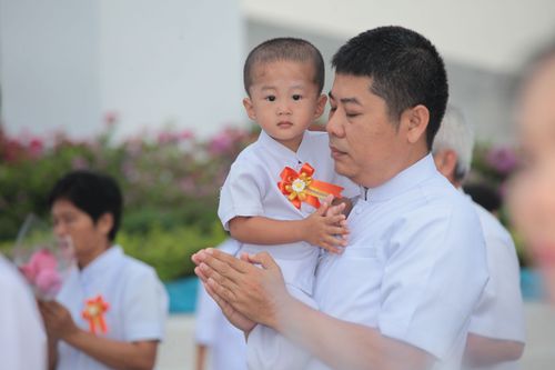 พิธีเวียนประทักษิณและวันทามหาธรรมกายเจดีย์