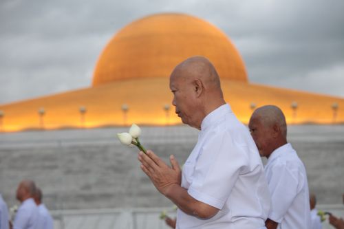 ภาพ No.37895:พิธีเวียนประทักษิณและวันทามหาธรรมกายเจดีย์