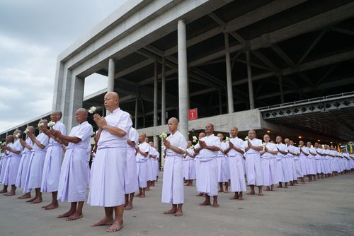 ภาพ No.37951:พิธีเวียนประทักษิณและวันทามหาธรรมกายเจดีย์