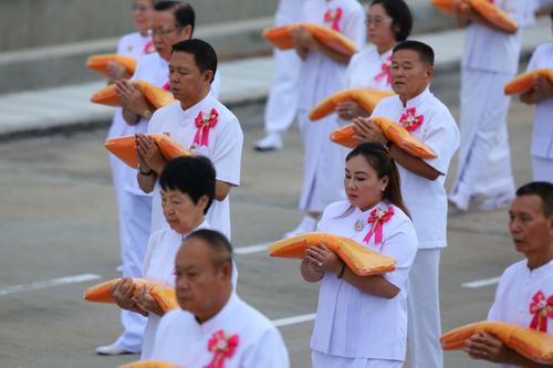 ภาพ No.37911:พิธีเวียนประทักษิณและวันทามหาธรรมกายเจดีย์