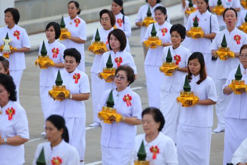 ภาพ No.37913:พิธีเวียนประทักษิณและวันทามหาธรรมกายเจดีย์