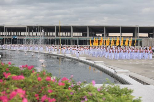 ภาพ No.37896:พิธีเวียนประทักษิณและวันทามหาธรรมกายเจดีย์