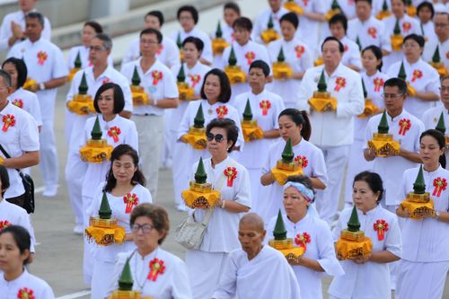 ภาพ No.37914:พิธีเวียนประทักษิณและวันทามหาธรรมกายเจดีย์