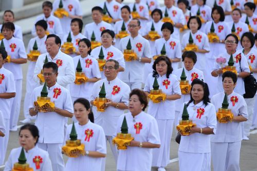 ภาพ No.37915:พิธีเวียนประทักษิณและวันทามหาธรรมกายเจดีย์