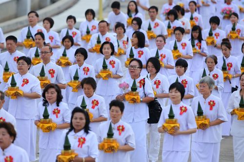ภาพ No.37917:พิธีเวียนประทักษิณและวันทามหาธรรมกายเจดีย์