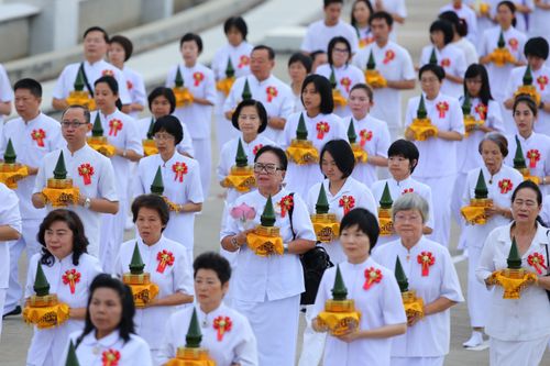 ภาพ No.37919:พิธีเวียนประทักษิณและวันทามหาธรรมกายเจดีย์