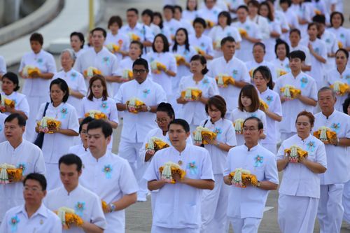 ภาพ No.37925:พิธีเวียนประทักษิณและวันทามหาธรรมกายเจดีย์