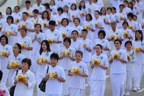 ภาพ No.37926:พิธีเวียนประทักษิณและวันทามหาธรรมกายเจดีย์