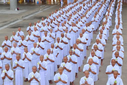 ภาพ No.37977:พิธีเวียนประทักษิณและวันทามหาธรรมกายเจดีย์