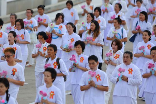 ภาพ No.37928:พิธีเวียนประทักษิณและวันทามหาธรรมกายเจดีย์