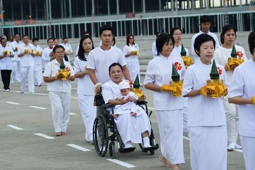 ภาพ No.37959:พิธีเวียนประทักษิณและวันทามหาธรรมกายเจดีย์