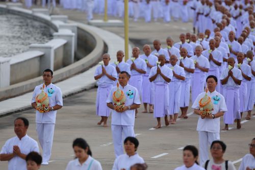 ภาพ No.37929:พิธีเวียนประทักษิณและวันทามหาธรรมกายเจดีย์