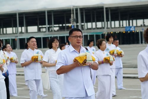 ภาพ No.37962:พิธีเวียนประทักษิณและวันทามหาธรรมกายเจดีย์