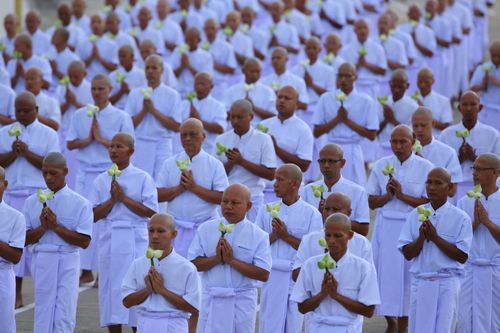 ภาพ No.37937:พิธีเวียนประทักษิณและวันทามหาธรรมกายเจดีย์