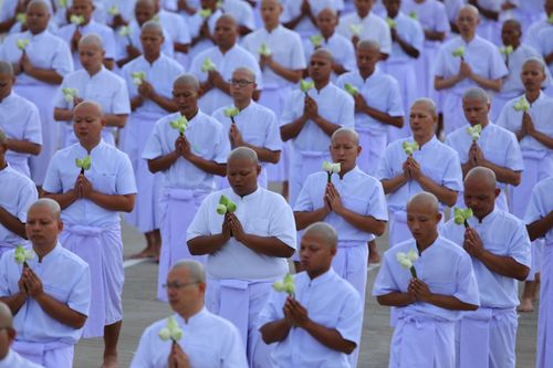 ภาพ No.37931:พิธีเวียนประทักษิณและวันทามหาธรรมกายเจดีย์