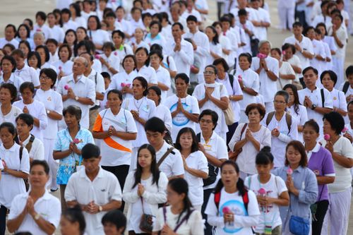 ภาพ No.37932:พิธีเวียนประทักษิณและวันทามหาธรรมกายเจดีย์