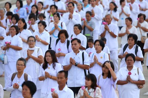 ภาพ No.37933:พิธีเวียนประทักษิณและวันทามหาธรรมกายเจดีย์