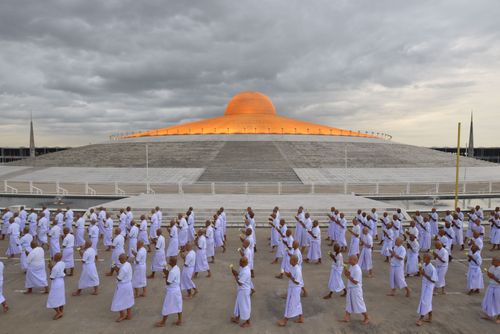 ภาพ No.37935:พิธีเวียนประทักษิณและวันทามหาธรรมกายเจดีย์