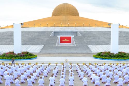 ภาพ No.37938:พิธีเวียนประทักษิณและวันทามหาธรรมกายเจดีย์