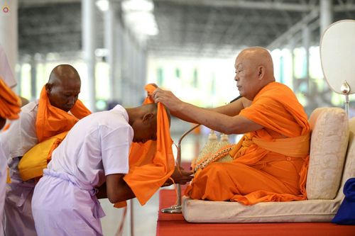 ภาพ No.24395:พิธีบรรพชาอุปสมบทหมู่ธรรมทายาท รุ่นเข้าพรรษา ปี 2559
