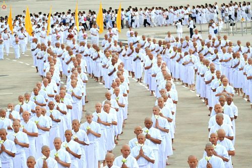 ภาพ No.24396:พิธีบรรพชาอุปสมบทหมู่ธรรมทายาท รุ่นเข้าพรรษา ปี 2559