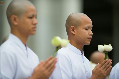 ภาพ No.24408:พิธีบรรพชาอุปสมบทหมู่ธรรมทายาท รุ่นเข้าพรรษา ปี 2559