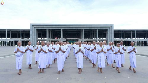 ภาพ No.24421:พิธีบรรพชาอุปสมบทหมู่ธรรมทายาท รุ่นเข้าพรรษา ปี 2559