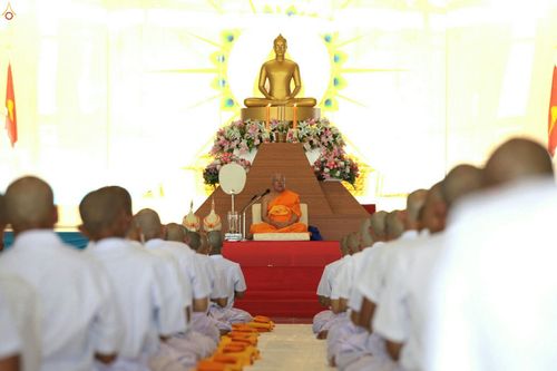 ภาพ No.24419:พิธีบรรพชาอุปสมบทหมู่ธรรมทายาท รุ่นเข้าพรรษา ปี 2559