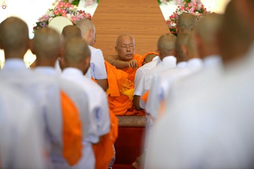 ภาพ No.24425:พิธีบรรพชาอุปสมบทหมู่ธรรมทายาท รุ่นเข้าพรรษา ปี 2559
