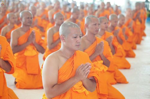 ภาพ No.24424:พิธีบรรพชาอุปสมบทหมู่ธรรมทายาท รุ่นเข้าพรรษา ปี 2559
