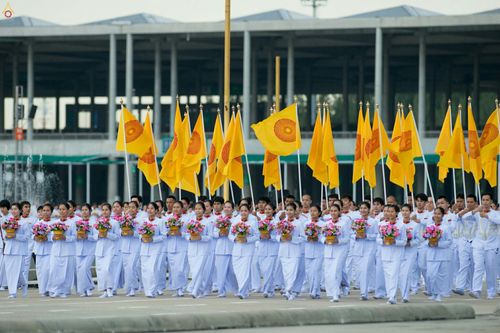 ภาพ No.24446:พิธีบรรพชาอุปสมบทหมู่ธรรมทายาท รุ่นเข้าพรรษา ปี 2559