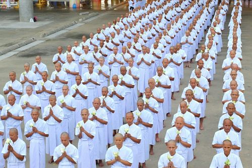 ภาพ No.24450:พิธีบรรพชาอุปสมบทหมู่ธรรมทายาท รุ่นเข้าพรรษา ปี 2559