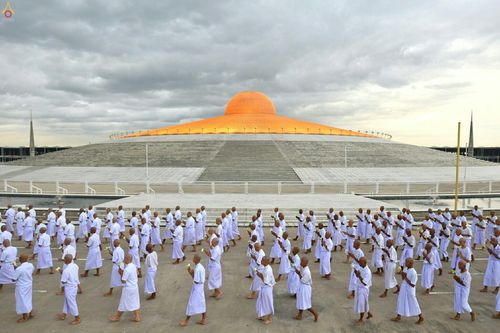 ภาพ No.24464:พิธีบรรพชาอุปสมบทหมู่ธรรมทายาท รุ่นเข้าพรรษา ปี 2559