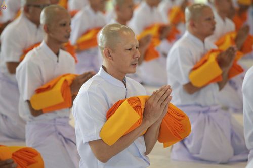 ภาพ No.24465:พิธีบรรพชาอุปสมบทหมู่ธรรมทายาท รุ่นเข้าพรรษา ปี 2559