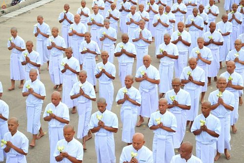 ภาพ No.24477:พิธีบรรพชาอุปสมบทหมู่ธรรมทายาท รุ่นเข้าพรรษา ปี 2559