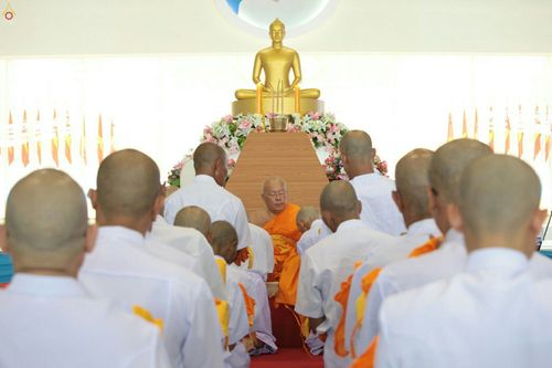 ภาพ No.24482:พิธีบรรพชาอุปสมบทหมู่ธรรมทายาท รุ่นเข้าพรรษา ปี 2559