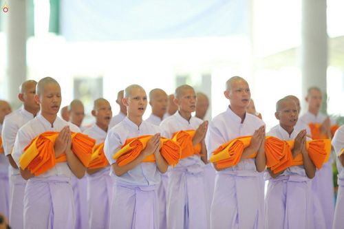 ภาพ No.24479:พิธีบรรพชาอุปสมบทหมู่ธรรมทายาท รุ่นเข้าพรรษา ปี 2559
