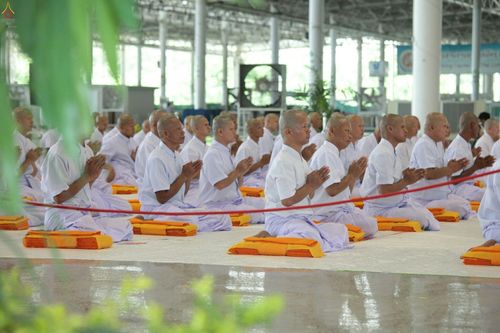 ภาพ No.24486:พิธีบรรพชาอุปสมบทหมู่ธรรมทายาท รุ่นเข้าพรรษา ปี 2559