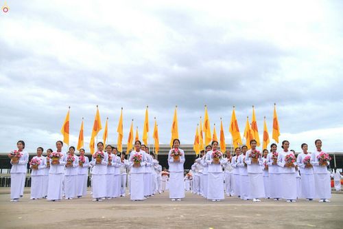 ภาพ No.24490:พิธีบรรพชาอุปสมบทหมู่ธรรมทายาท รุ่นเข้าพรรษา ปี 2559