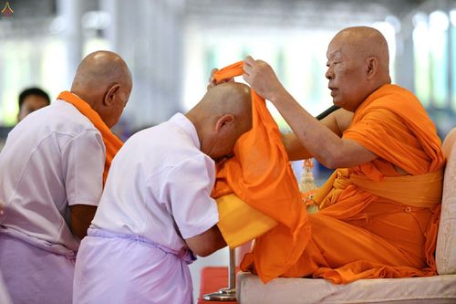 ภาพ No.24497:พิธีบรรพชาอุปสมบทหมู่ธรรมทายาท รุ่นเข้าพรรษา ปี 2559