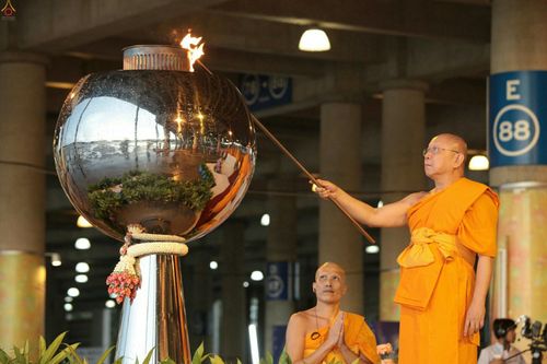 ภาพ No.24534:วันอาสาฬหบูชา ประจำปี 2559 ณ วัดพระธรรมกาย