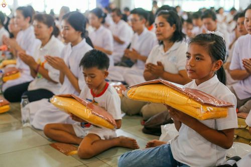 ภาพ No.24549:วันอาสาฬหบูชา ประจำปี 2559 ณ วัดพระธรรมกาย